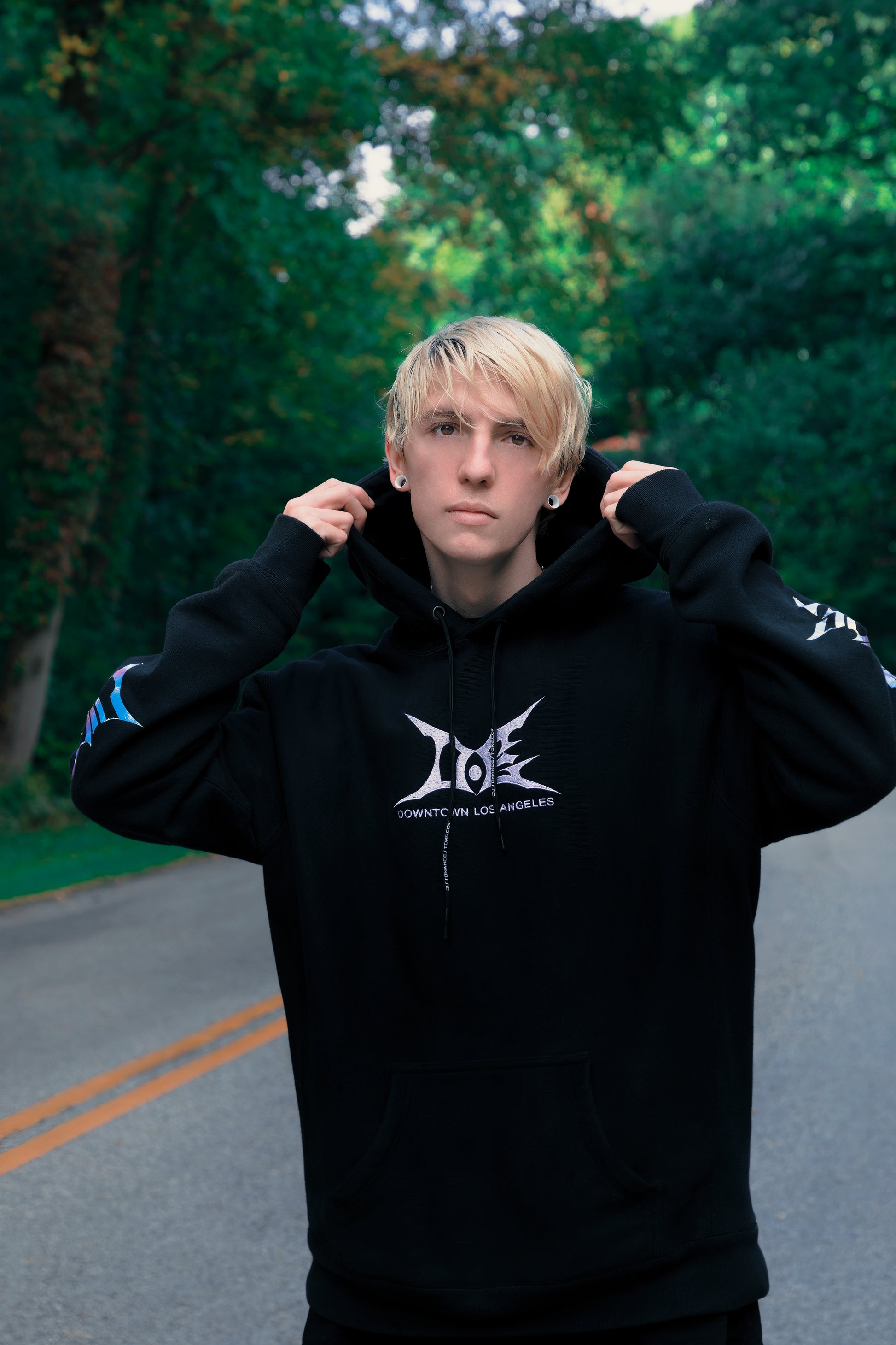LAVISHWEAR: "SYSTEM-RESTORE.exe" HOODIE garment by DISSOVERSE — view 3